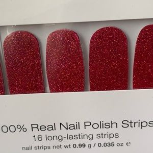Cran-tastic red glitter dry nail polish strips by Color Street